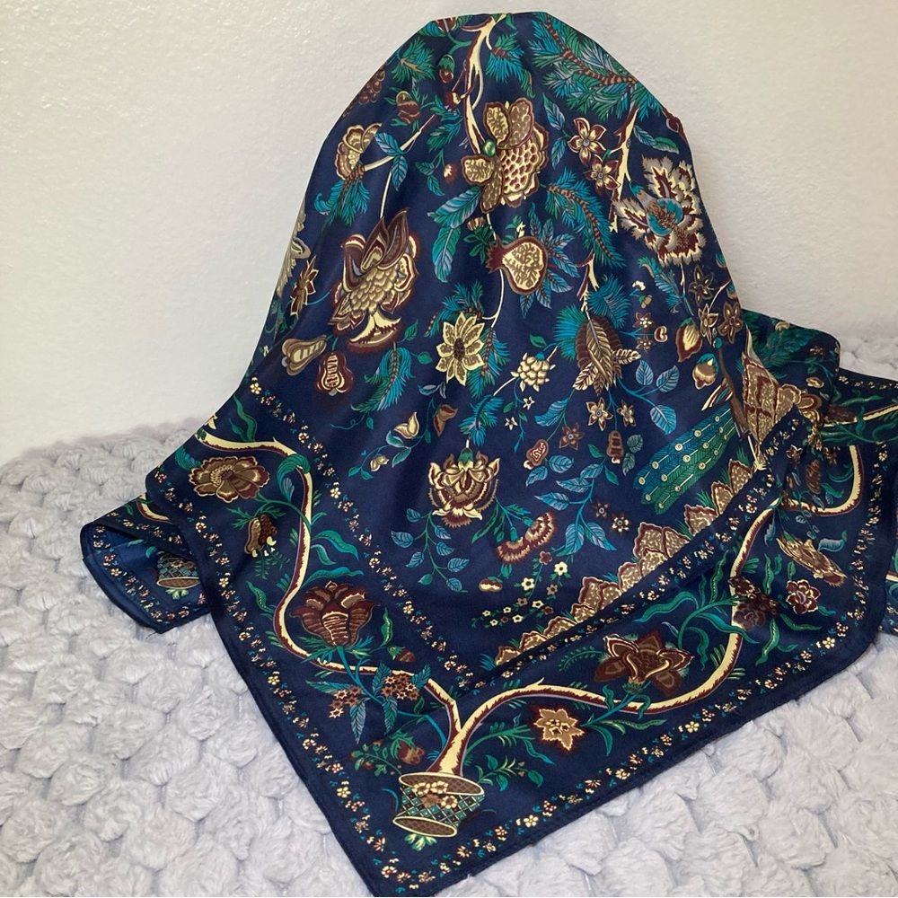 Floral Patterned Scarf - Picture 2 of 5